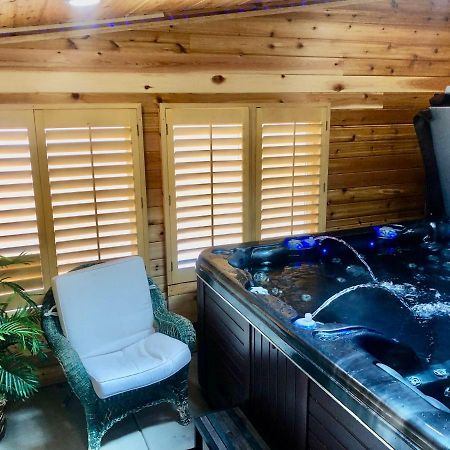Blue Bear Den 3Br 2Ba Dtc Private Apt Hot Tub Luaran gambar