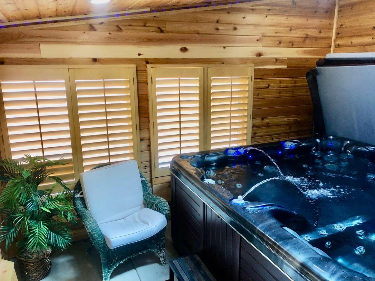Blue Bear Den 3Br 2Ba Dtc Private Apt Hot Tub Luaran gambar