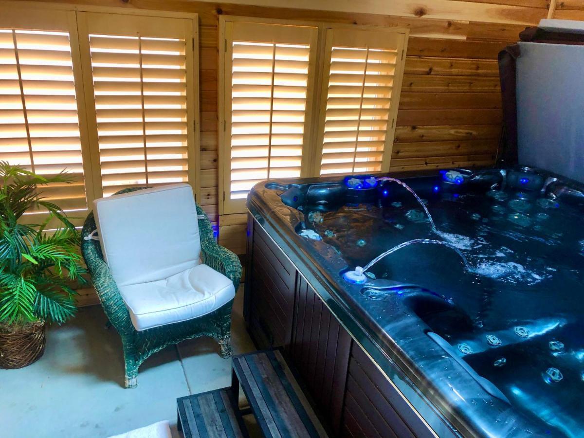 Blue Bear Den 3Br 2Ba Dtc Private Apt Hot Tub Luaran gambar
