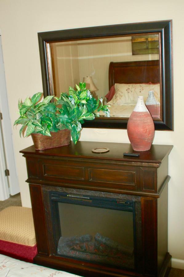Blue Bear Den 3Br 2Ba Dtc Private Apt Hot Tub Luaran gambar