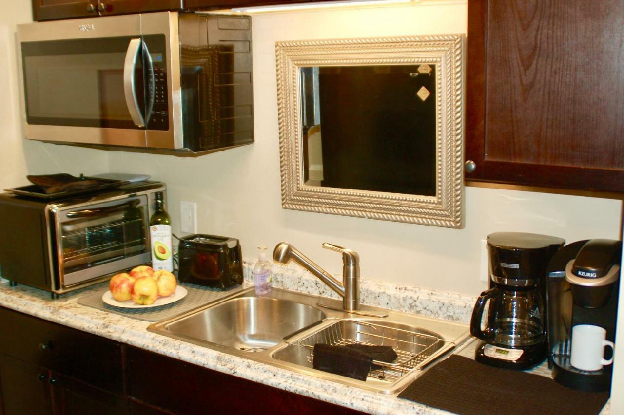Blue Bear Den 3Br 2Ba Dtc Private Apt Hot Tub Luaran gambar