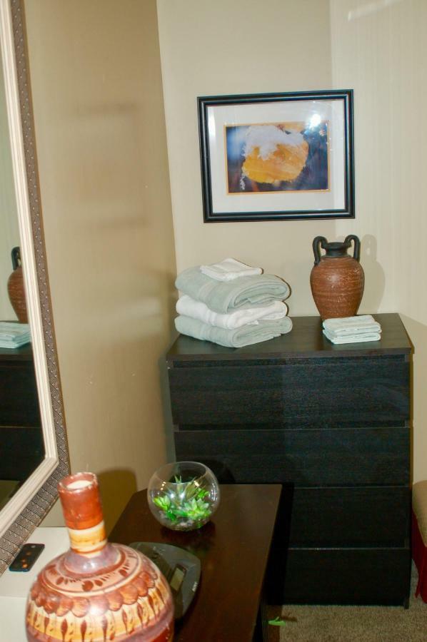 Blue Bear Den 3Br 2Ba Dtc Private Apt Hot Tub Luaran gambar