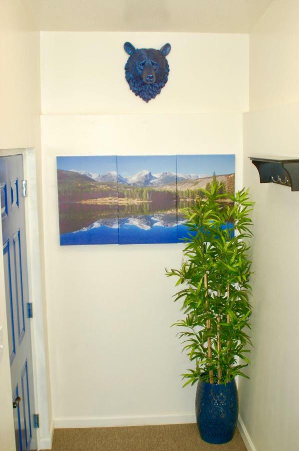 Blue Bear Den 3Br 2Ba Dtc Private Apt Hot Tub Luaran gambar