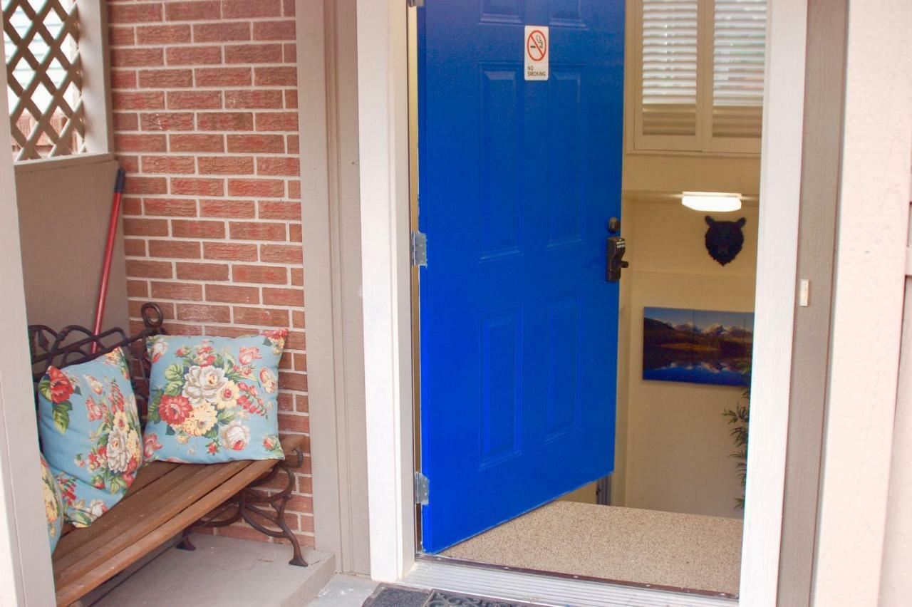 Blue Bear Den 3Br 2Ba Dtc Private Apt Hot Tub Luaran gambar